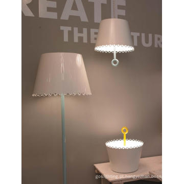 Novo estilo branco e27 lâmpada de mesa de metal moderno (MT21158-3-400)